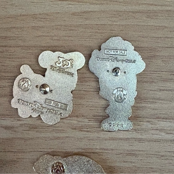 Set of 3 MICKEY MOUSE Pins Tokyo Disney Sea Pirate Pumpkin Santa Christmas Japan - Picture 5 of 12